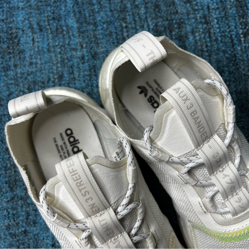 Adidas NMD V3 Sneakers in White Iridescent GX5698 Size Youth 5.5 or Women's 7 - Picture 5 of 8